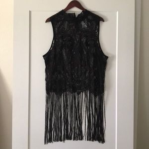 Lace sleeveless overlay top